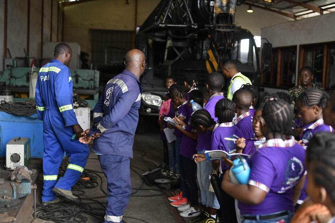 Sortie éducative à la base navale de Douala