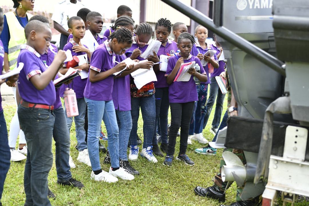 Sortie éducative à la base navale de Douala