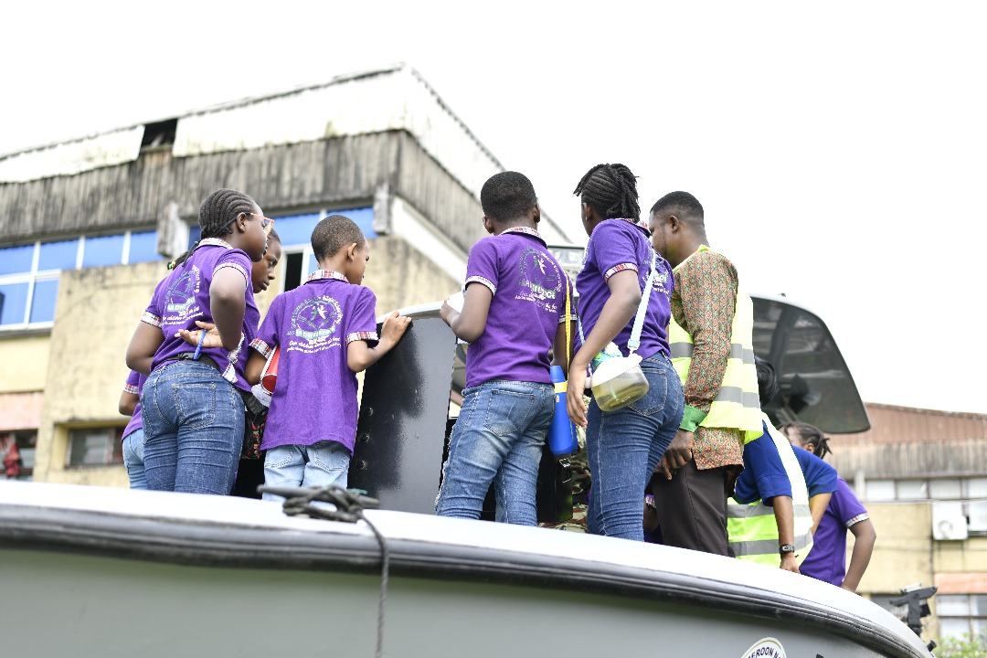 Sortie éducative à la base navale de Douala